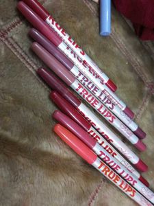 Set Of 9 Lipliner's 8IsTrue Lips One Ads