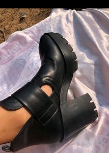 Sale.... Zara Plateform Heels