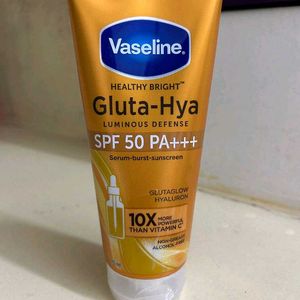 Vaseline Gluta Hya Antioxidant SPF 50 PA+Sunscreen