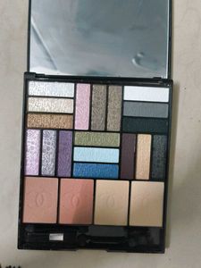 18 Colour Flash Gleam Eyeshadow