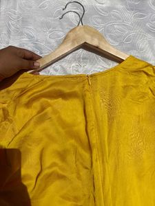 Zara Satin Top 💛