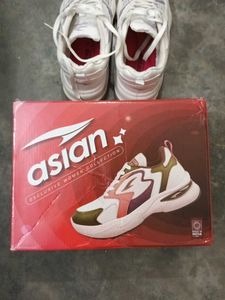 White Fashion Sneakers