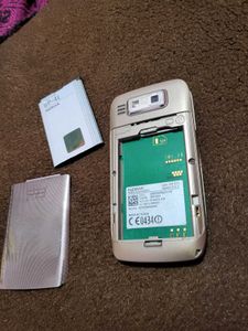 Nokia E72 Gold Edition