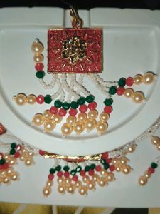 Beautiful Jewellery Set (Totally New)