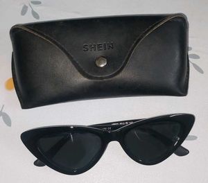 Shein Black Cat Eye Sunglasses With Case
