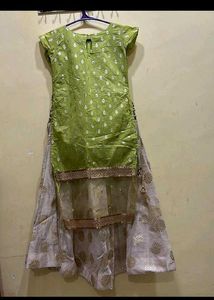 Green Skirt Model Suit Set