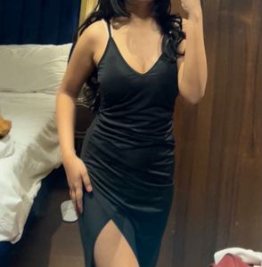 Sleek Black Slit Dress 🖤