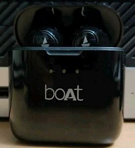 Boat 131/138 Airdopes - Black