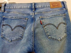 Women&#39;s Levis 710 Super Skinny Jeans