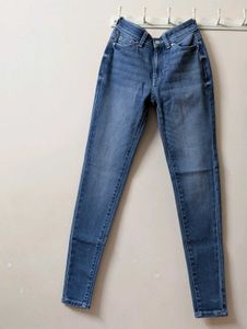 ✨ Mid-Rise Skinny Jeans - Timeless Blue Denim 👖