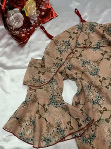 Pink Peach Off-Shoulder Floral Ruffle Top💕