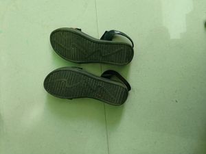 Sandal