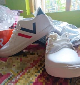 White Heart Beat Shoes For men