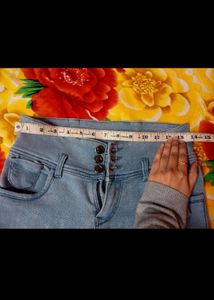 Women&#39;s Jeans