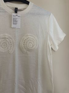 MOTIF H&amp;M DETAILED T-SHIRT
