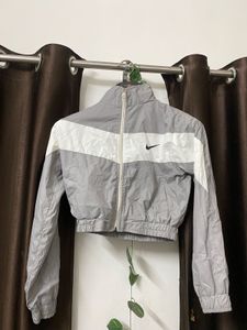 Light weight wind jacket