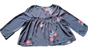 Grey printed woven regular top, has a square neck,