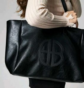 🖤Chic Black Tote Bag