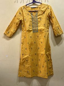 Avaasa Yellow Kurta Size M