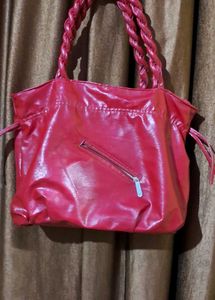 Ladies Bag With Multiple Zipper Pockets