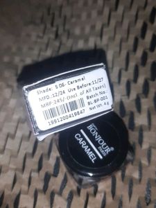 Bonjour Paris Blusher - Caramel