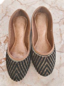 New Embroidered Ethnic Jutti Flats