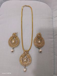 Pandanl Set With Chain