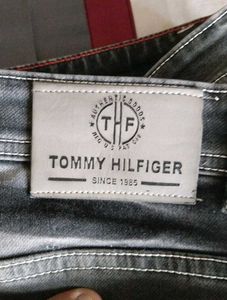 Original Tommy Hilfiger Jeans Size 28