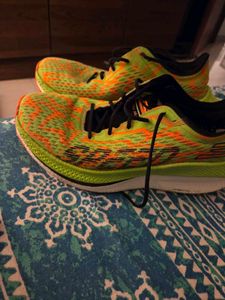 Skechers GO RUN SPEED BEAST running shoe.  fit