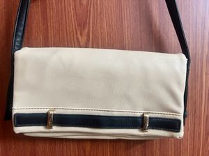 Beige HANDBAG w Black Strap