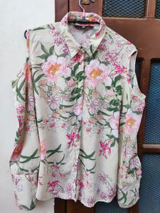 Floral Cut Shoulder Tshirt