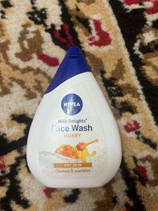 Nivea Milk Delights Honey Face Wash