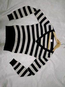 Striped V-Neck Fitted Sweater