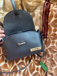 ‼️Leather Bags Get one Free‼️