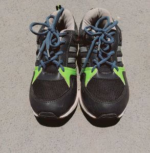 Sports Shoes for 7-11 age kids.
