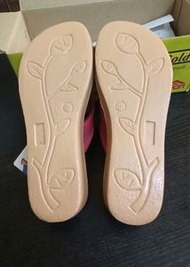 PU-Gold Red Floral Flip Flops - Size 5