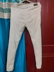 Black &amp; White High-Waisted Jeans - Size Unknown