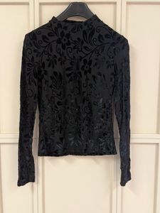 Black Floral Fitted Tshrit