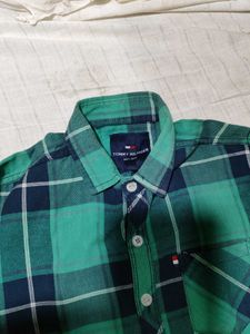 Tommy Hilfiger Plaid Button-Down Shirt