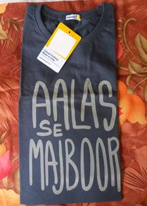 Gray 'Aalas se Majboor' Graphic Tee