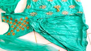 1pece Gown With Leggings And Duppta