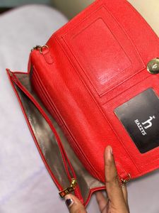 HAZZYS Red Leather Crossbody Wallet