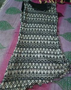 Stylish Sleeveless Dress
