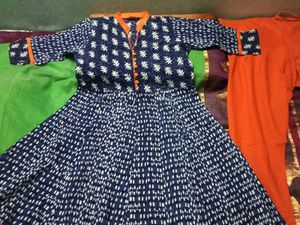 GentlyUsed Blue &amp; White Printed AnarkaliKurti+Chud