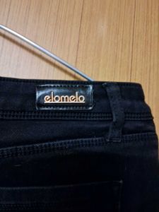 SLIM FIT BLACK JEANS