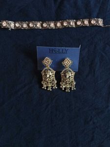 One necklace,  A Pair Of Earring
