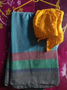 saree with sleeveless blouse