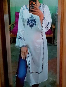 Elegant White Embroidered Kurti