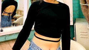 Backless Black Top