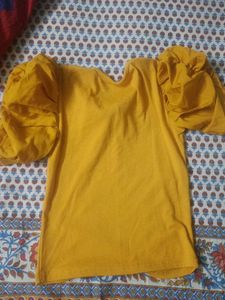 Chic Mustard Top